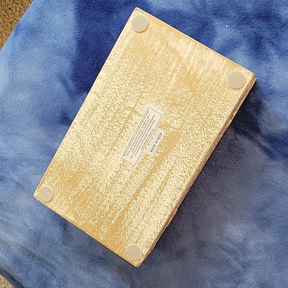 Wooden Carved Box with Mirrors - Picture 6 of 16